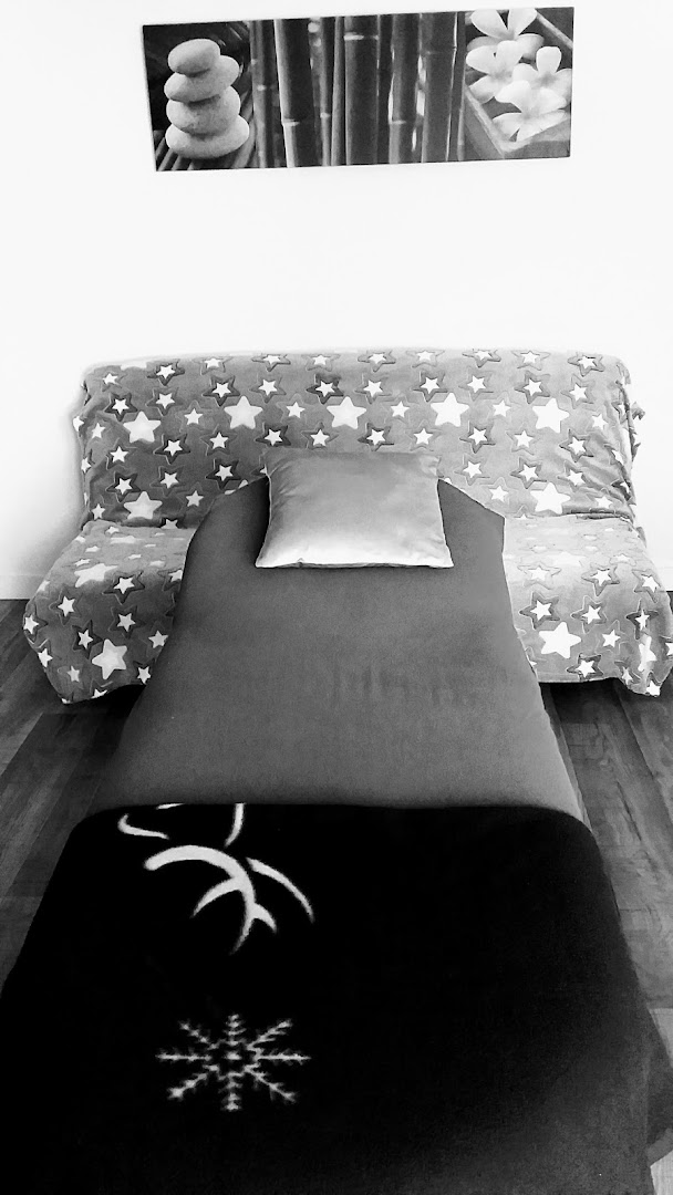 Les étoiles bienveillantes : Sophrologie / Réflexologie plantaire / Massage bébés / Yoga ludique pour enfants · Photos 3